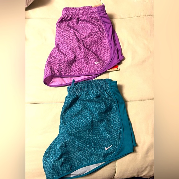 Girls Nike Shorts! - Picture 3 of 3